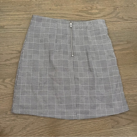 REVOLVE The Jetset Diaries TJD Black & White Ruffle Houndstooth Mini Skirt - Picture 9 of 9